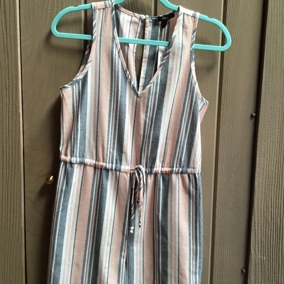 Darling jumpsuit ready for Fun! - Picture 2 of 8